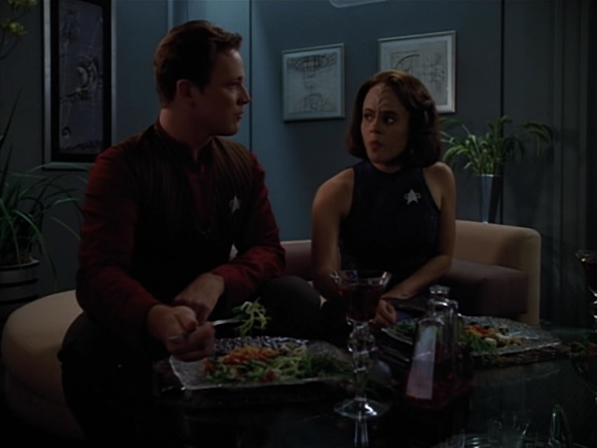 extant_StarTrek_VOY_4x07-ScientificMethod_04106.jpg