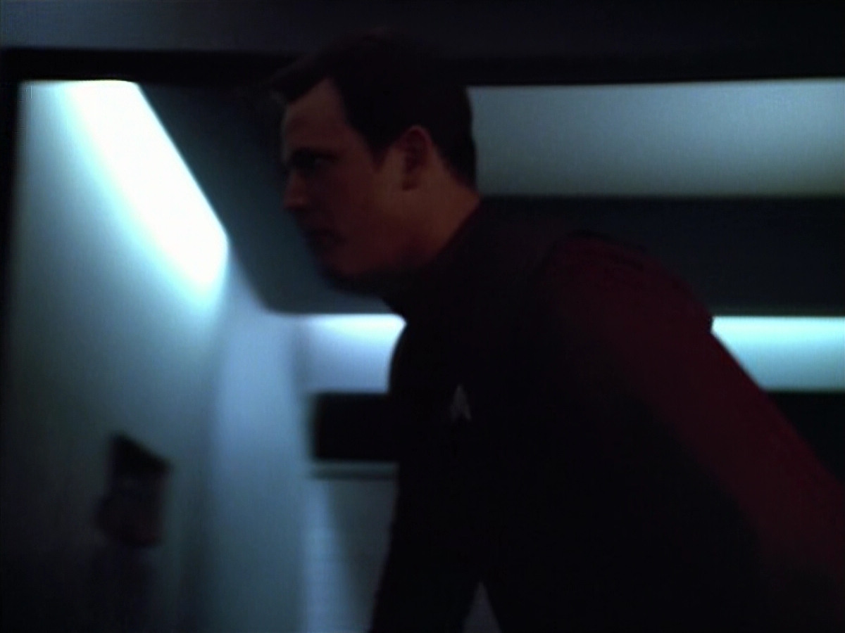 extant_StarTrek_VOY_4x07-ScientificMethod_04117.jpg