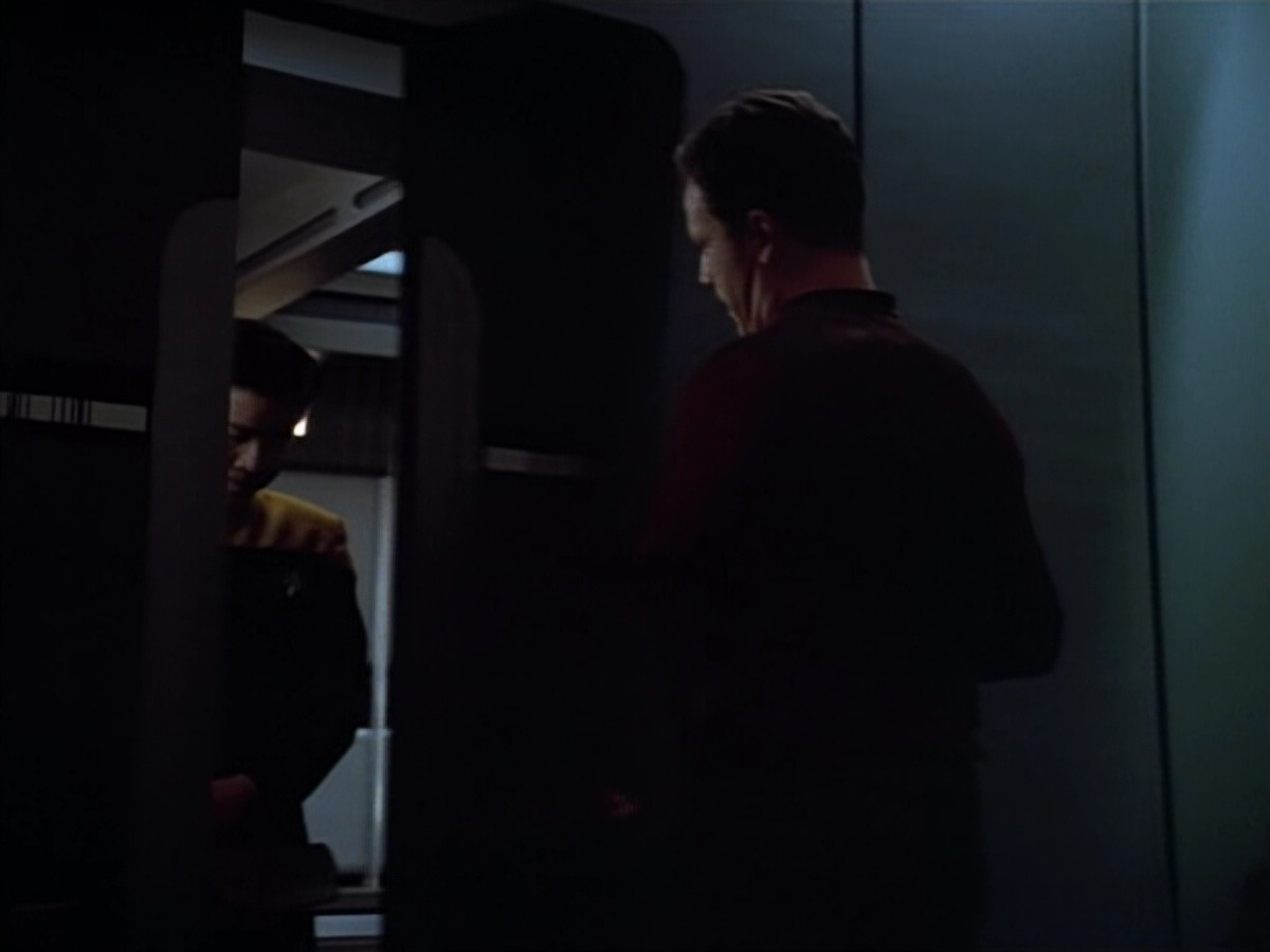 extant_StarTrek_VOY_4x07-ScientificMethod_04121.jpg