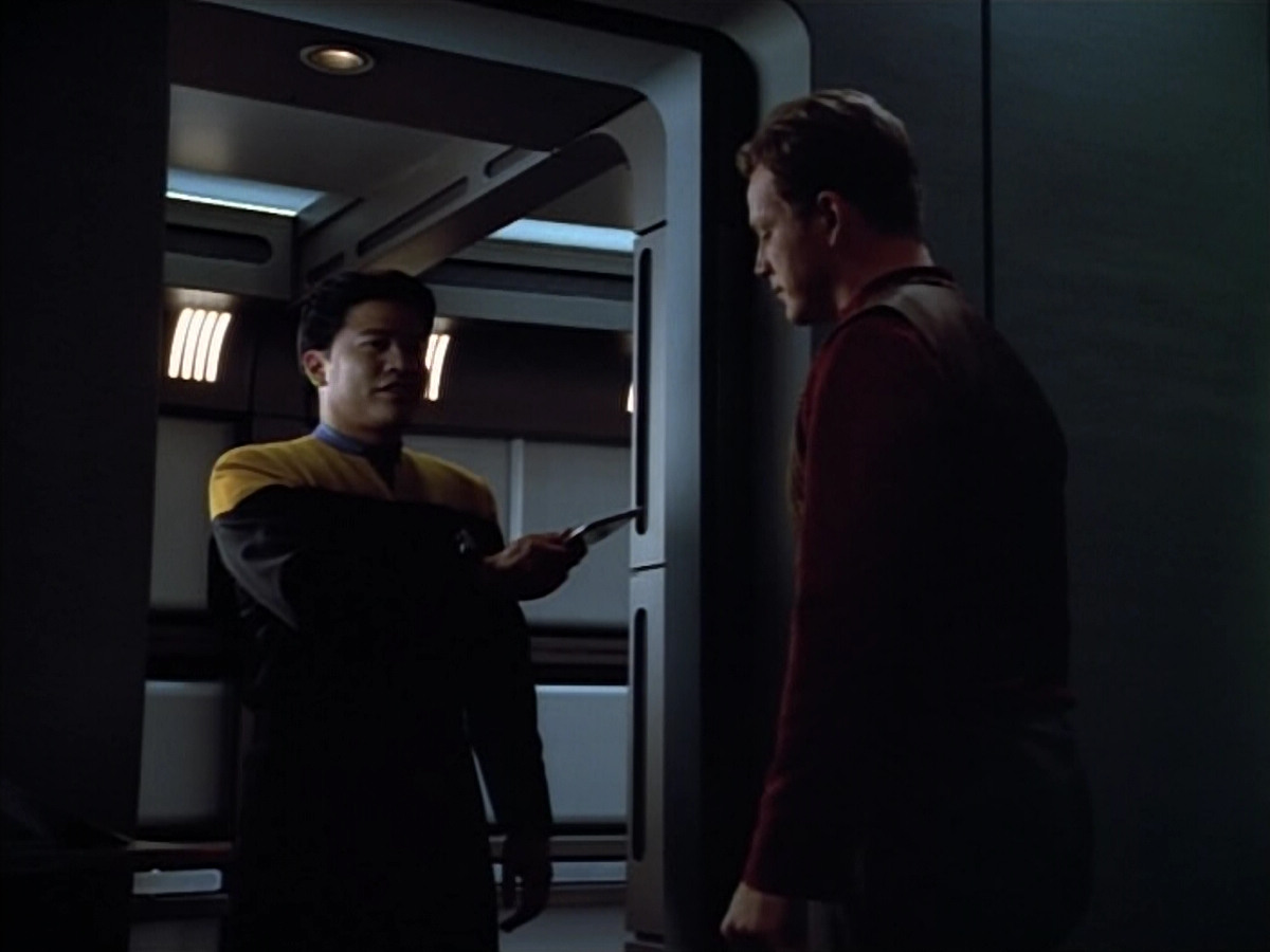 extant_StarTrek_VOY_4x07-ScientificMethod_04134.jpg
