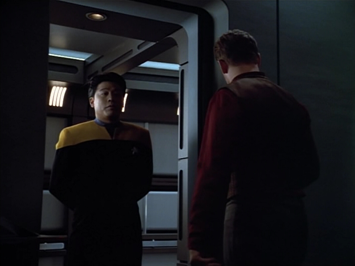 extant_StarTrek_VOY_4x07-ScientificMethod_04138.jpg