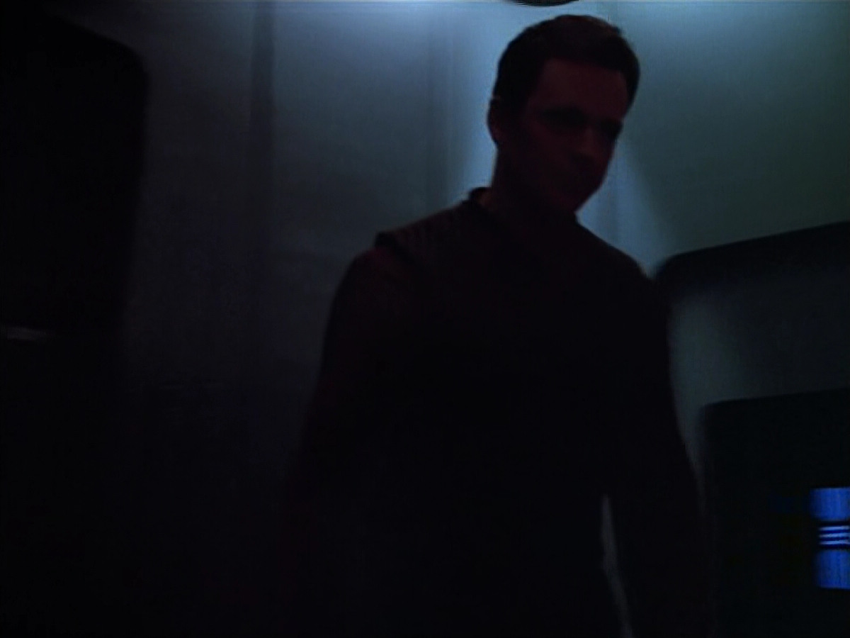 extant_StarTrek_VOY_4x07-ScientificMethod_04149.jpg