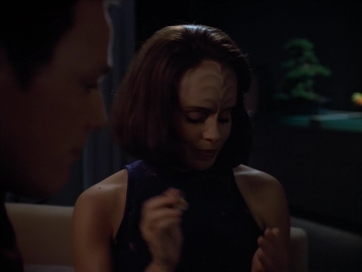 extant_StarTrek_VOY_4x07-ScientificMethod_04158.jpg
