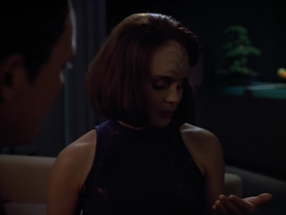extant_StarTrek_VOY_4x07-ScientificMethod_04160.jpg