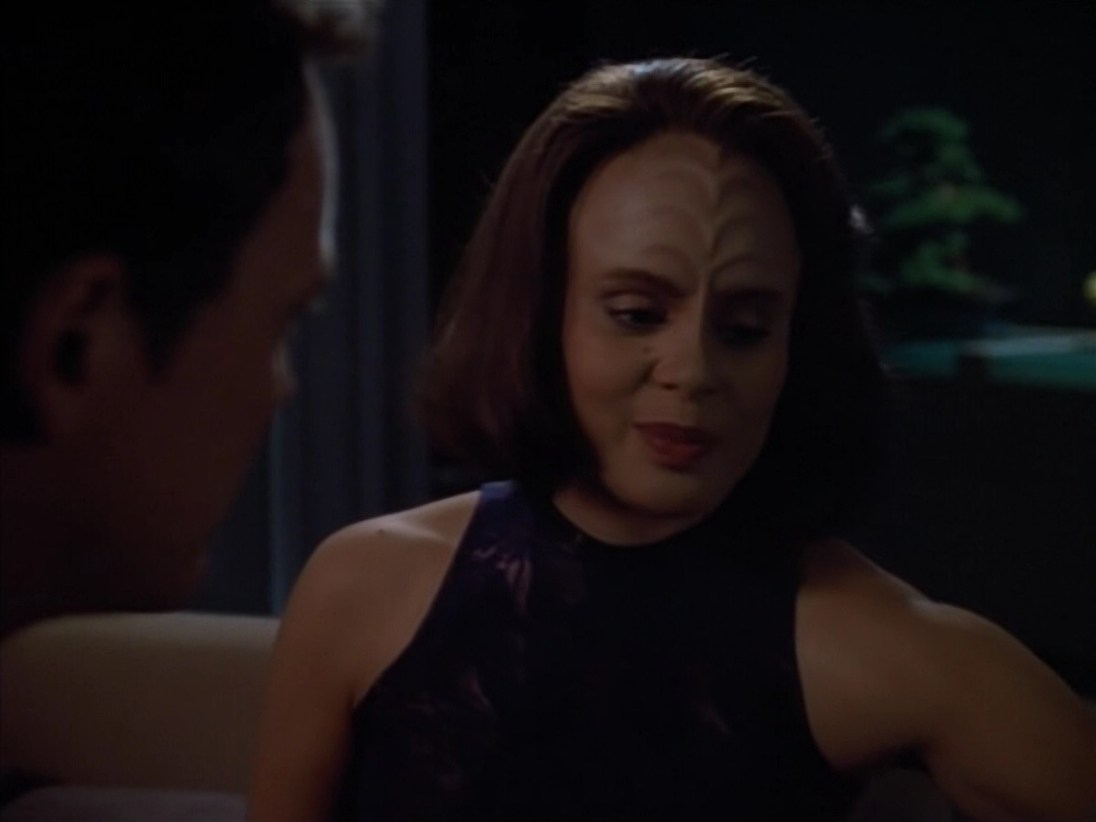 extant_StarTrek_VOY_4x07-ScientificMethod_04170.jpg