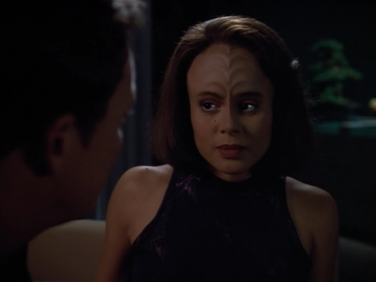 extant_StarTrek_VOY_4x07-ScientificMethod_04181.jpg