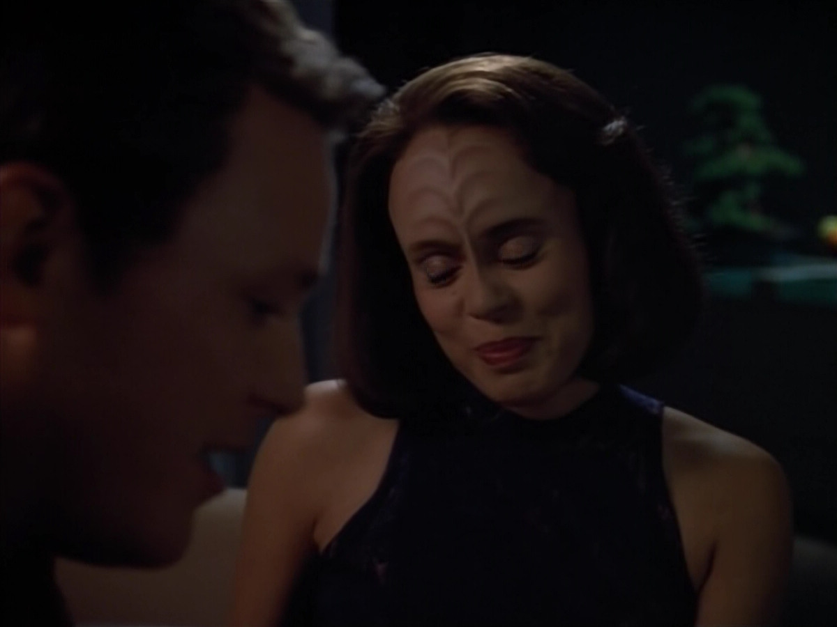 extant_StarTrek_VOY_4x07-ScientificMethod_04194.jpg