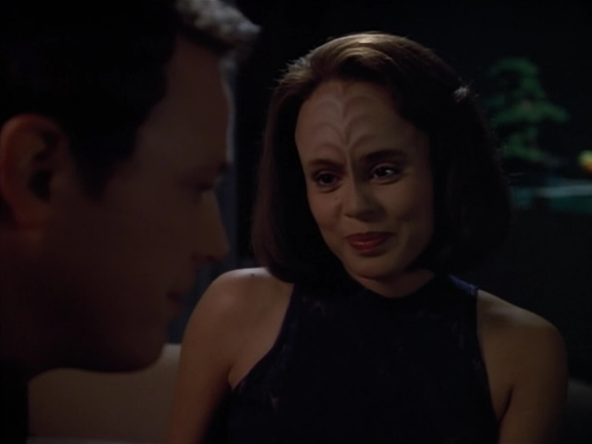 extant_StarTrek_VOY_4x07-ScientificMethod_04196.jpg