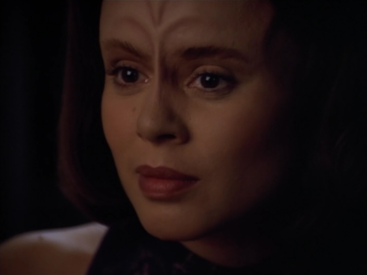 extant_StarTrek_VOY_4x07-ScientificMethod_04258.jpg