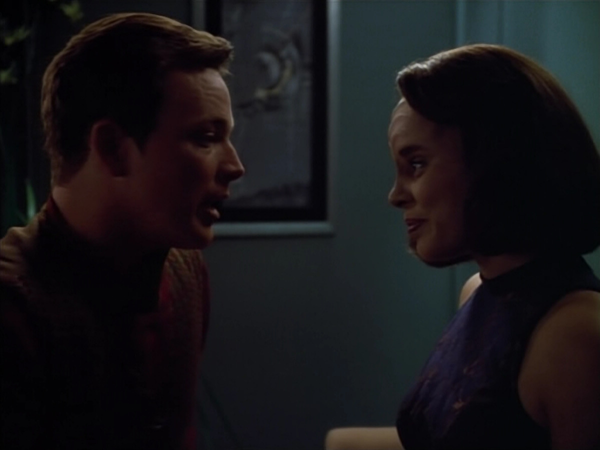 extant_StarTrek_VOY_4x07-ScientificMethod_04270.jpg