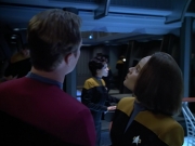extant_StarTrek_VOY_4x07-ScientificMethod_00810.jpg