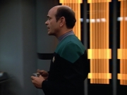 Filename=extant_StarTrek_VOY_4x07-ScientificMethod_01339.jpg
Filesize=163KiB
Dimensions=1200x900
Date added=Aug 20, 2019 extant_StarTrek_VOY_4x07-ScientificMethod_01339.jpg