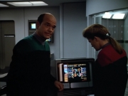 Filename=extant_StarTrek_VOY_4x07-ScientificMethod_01346.jpg
Filesize=138KiB
Dimensions=1200x900
Date added=Aug 20, 2019 extant_StarTrek_VOY_4x07-ScientificMethod_01346.jpg