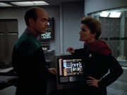 Filename=extant_StarTrek_VOY_4x07-ScientificMethod_01355.jpg
Filesize=155KiB
Dimensions=1200x900
Date added=Aug 20, 2019 extant_StarTrek_VOY_4x07-ScientificMethod_01355.jpg