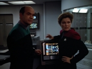 Filename=extant_StarTrek_VOY_4x07-ScientificMethod_01361.jpg
Filesize=151KiB
Dimensions=1200x900
Date added=Aug 20, 2019 extant_StarTrek_VOY_4x07-ScientificMethod_01361.jpg