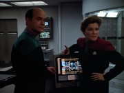 Filename=extant_StarTrek_VOY_4x07-ScientificMethod_01363.jpg
Filesize=146KiB
Dimensions=1200x900
Date added=Aug 20, 2019 extant_StarTrek_VOY_4x07-ScientificMethod_01363.jpg