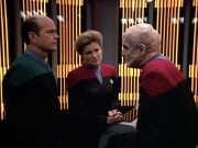 Filename=extant_StarTrek_VOY_4x07-ScientificMethod_01400.jpg
Filesize=214KiB
Dimensions=1200x900
Date added=Aug 20, 2019 extant_StarTrek_VOY_4x07-ScientificMethod_01400.jpg