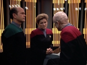 Filename=extant_StarTrek_VOY_4x07-ScientificMethod_01401.jpg
Filesize=216KiB
Dimensions=1200x900
Date added=Aug 20, 2019 extant_StarTrek_VOY_4x07-ScientificMethod_01401.jpg