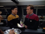 Filename=extant_StarTrek_VOY_4x07-ScientificMethod_01466.jpg
Filesize=170KiB
Dimensions=1200x900
Date added=Aug 20, 2019 extant_StarTrek_VOY_4x07-ScientificMethod_01466.jpg