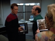 Filename=extant_StarTrek_VOY_4x07-ScientificMethod_01602.jpg
Filesize=168KiB
Dimensions=1200x900
Date added=Aug 20, 2019 extant_StarTrek_VOY_4x07-ScientificMethod_01602.jpg