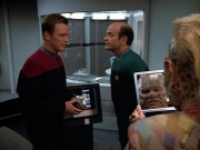 Filename=extant_StarTrek_VOY_4x07-ScientificMethod_01603.jpg
Filesize=168KiB
Dimensions=1200x900
Date added=Aug 20, 2019 extant_StarTrek_VOY_4x07-ScientificMethod_01603.jpg