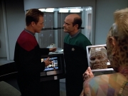 Filename=extant_StarTrek_VOY_4x07-ScientificMethod_01614.jpg
Filesize=163KiB
Dimensions=1200x900
Date added=Aug 20, 2019 extant_StarTrek_VOY_4x07-ScientificMethod_01614.jpg