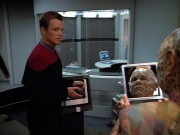 extant_StarTrek_VOY_4x07-ScientificMethod_01629.jpg