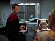 extant_StarTrek_VOY_4x07-ScientificMethod_01630.jpg