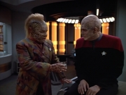extant_StarTrek_VOY_4x07-ScientificMethod_01647.jpg