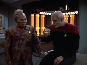 extant_StarTrek_VOY_4x07-ScientificMethod_01652.jpg