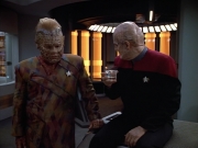 extant_StarTrek_VOY_4x07-ScientificMethod_01658.jpg