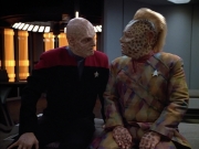 extant_StarTrek_VOY_4x07-ScientificMethod_01757.jpg