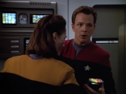 extant_StarTrek_VOY_4x07-ScientificMethod_01766.jpg