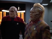 extant_StarTrek_VOY_4x07-ScientificMethod_01767.jpg