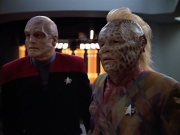 extant_StarTrek_VOY_4x07-ScientificMethod_01770.jpg