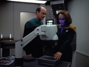 Filename=extant_StarTrek_VOY_4x07-ScientificMethod_01784.jpg
Filesize=151KiB
Dimensions=1200x900
Date added=Aug 20, 2019 extant_StarTrek_VOY_4x07-ScientificMethod_01784.jpg