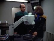 Filename=extant_StarTrek_VOY_4x07-ScientificMethod_01786.jpg
Filesize=141KiB
Dimensions=1200x900
Date added=Aug 20, 2019 extant_StarTrek_VOY_4x07-ScientificMethod_01786.jpg