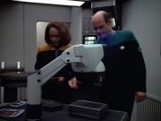 extant_StarTrek_VOY_4x07-ScientificMethod_01800.jpg