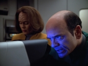 extant_StarTrek_VOY_4x07-ScientificMethod_01811.jpg
