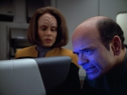 extant_StarTrek_VOY_4x07-ScientificMethod_01832.jpg