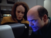 extant_StarTrek_VOY_4x07-ScientificMethod_01915.jpg