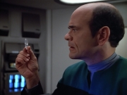 extant_StarTrek_VOY_4x07-ScientificMethod_01940.jpg