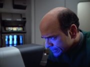 extant_StarTrek_VOY_4x07-ScientificMethod_01942.jpg