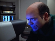 extant_StarTrek_VOY_4x07-ScientificMethod_01944.jpg