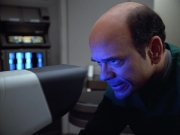extant_StarTrek_VOY_4x07-ScientificMethod_01950.jpg