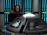 extant_StarTrek_VOY_4x07-ScientificMethod_01952.jpg