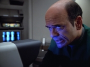 extant_StarTrek_VOY_4x07-ScientificMethod_01958.jpg