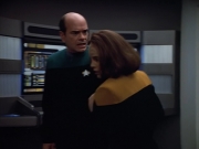 extant_StarTrek_VOY_4x07-ScientificMethod_02035.jpg