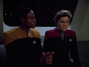 Filename=extant_StarTrek_VOY_4x07-ScientificMethod_02758.jpg
Filesize=104KiB
Dimensions=1200x900
Date added=Aug 20, 2019 extant_StarTrek_VOY_4x07-ScientificMethod_02758.jpg