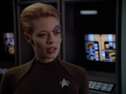 extant_StarTrek_VOY_4x07-ScientificMethod_03052.jpg